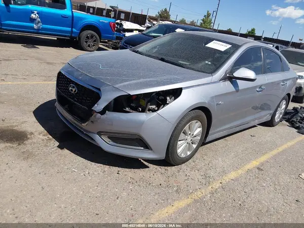 KMHE24L17HA046700 2017 HYUNDAI SONATA - Image 2