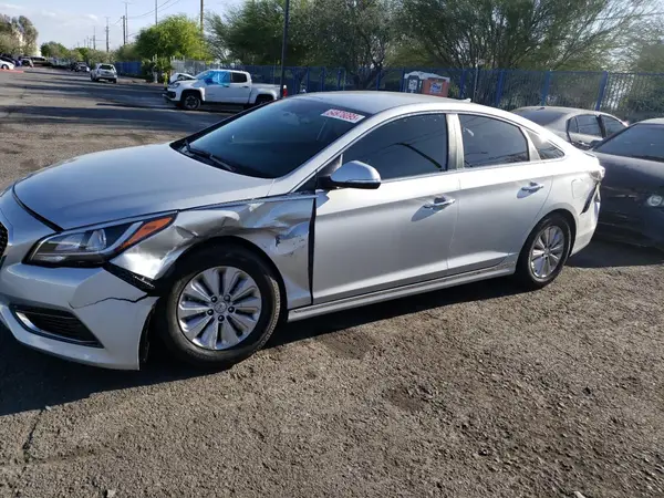 KMHE24L17HA056126 2017 HYUNDAI SONATA - Image 1