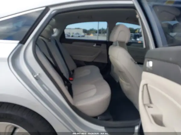 KMHE24L17HA057261 2017 HYUNDAI SONATA - Image 8