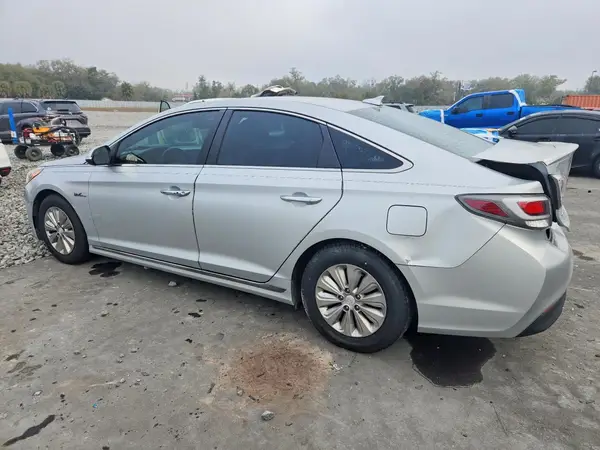 KMHE24L17HA058216 2017 HYUNDAI SONATA - Image 2