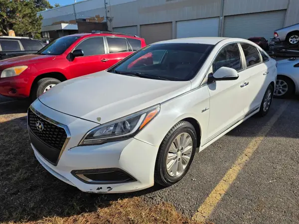 KMHE24L17HA058362 2017 HYUNDAI SONATA - Image 2