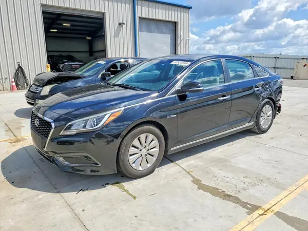 KMHE24L17HA060371 2017 HYUNDAI SONATA - Image 1