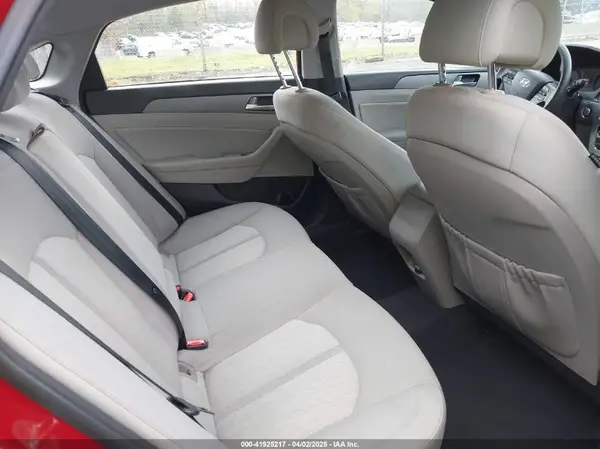KMHE24L18GA010660 2016 HYUNDAI SONATA - Image 8