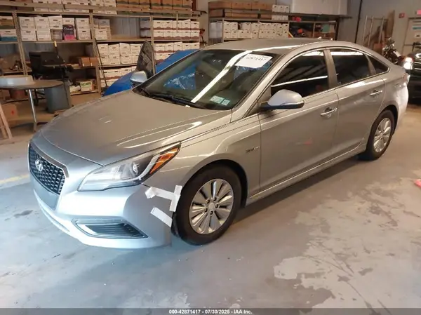 KMHE24L18GA011260 2016 HYUNDAI SONATA - Image 2