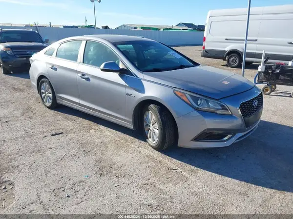 KMHE24L18GA011808 2016 HYUNDAI SONATA - Image 1