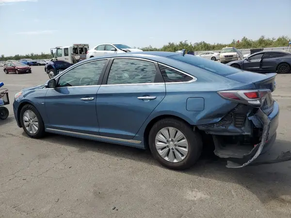 KMHE24L18GA012084 2016 HYUNDAI SONATA - Image 2