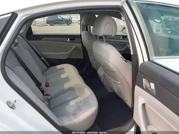 KMHE24L18GA013879 2016 HYUNDAI SONATA - Image 8
