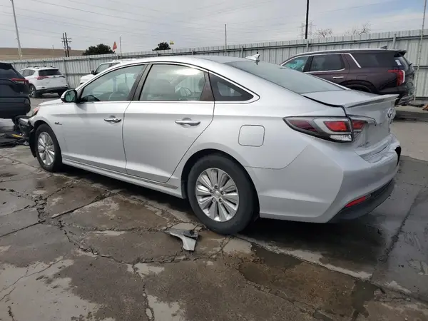 KMHE24L18GA014921 2016 HYUNDAI SONATA - Image 2