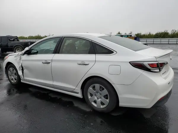 KMHE24L18GA015003 2016 HYUNDAI SONATA - Image 2