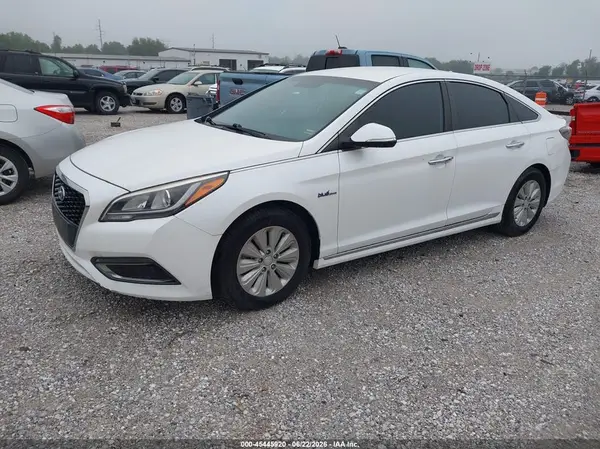 KMHE24L18GA015468 2016 HYUNDAI SONATA - Image 2