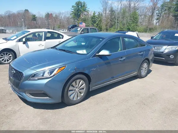 KMHE24L18GA016362 2016 HYUNDAI SONATA - Image 2