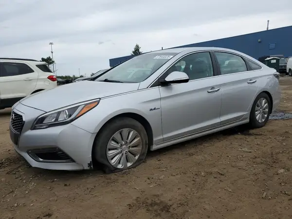 KMHE24L18GA017026 2016 HYUNDAI SONATA - Image 1