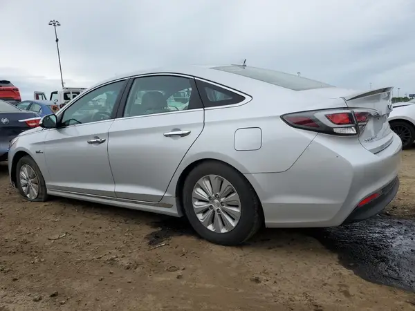 KMHE24L18GA017026 2016 HYUNDAI SONATA - Image 2