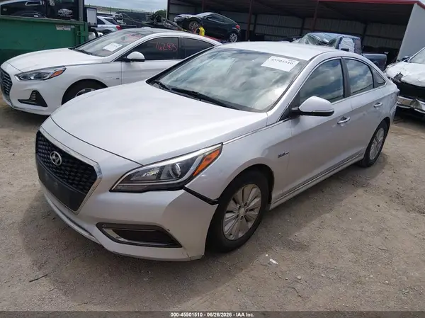 KMHE24L18GA022095 2016 HYUNDAI SONATA - Image 2