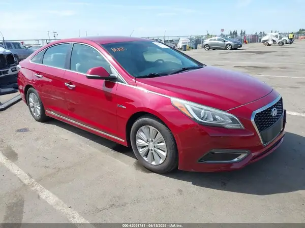KMHE24L18GA026079 2016 HYUNDAI SONATA - Image 1