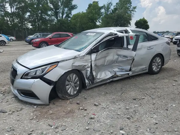KMHE24L18GA028608 2016 HYUNDAI SONATA - Image 1