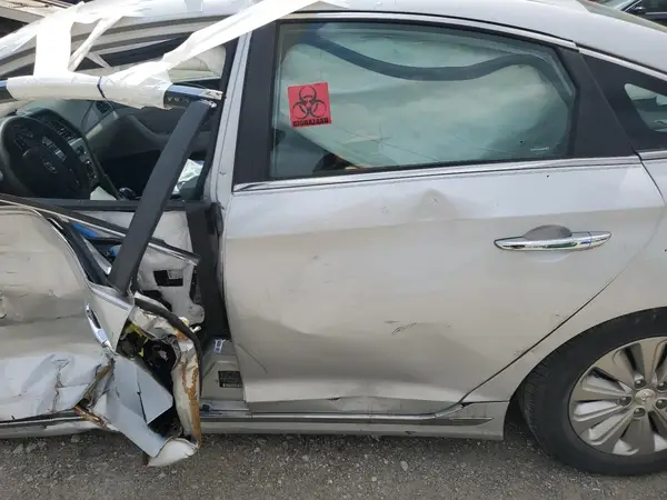 KMHE24L18GA028608 2016 HYUNDAI SONATA - Image 8