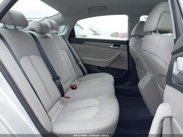 KMHE24L18GA029712 2016 HYUNDAI SONATA - Image 8