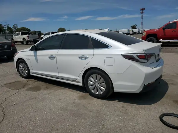 KMHE24L18GA029970 2016 HYUNDAI SONATA - Image 2