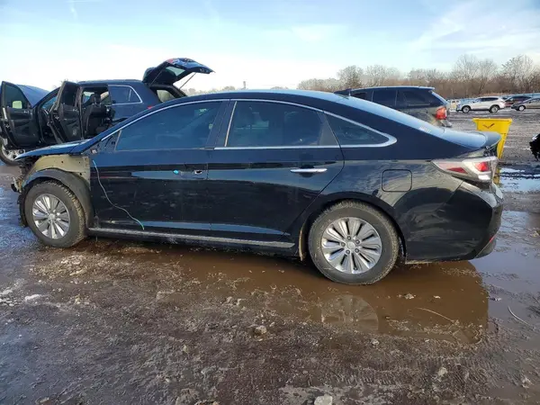 KMHE24L18GA030326 2016 HYUNDAI SONATA - Image 2
