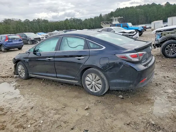 KMHE24L18GA038684 2016 HYUNDAI SONATA - Image 2