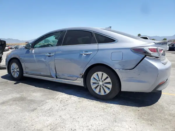 KMHE24L18GA040323 2016 HYUNDAI SONATA - Image 2