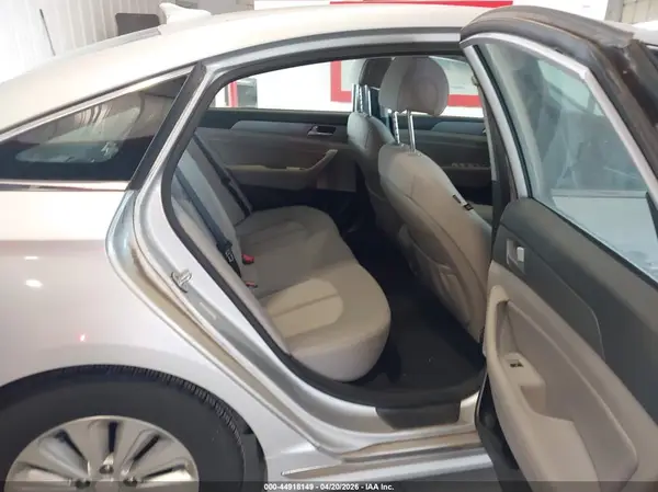 KMHE24L18GA040662 2016 HYUNDAI SONATA - Image 8