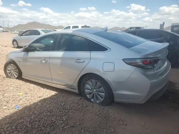 KMHE24L18GA041519 2016 HYUNDAI SONATA - Image 2