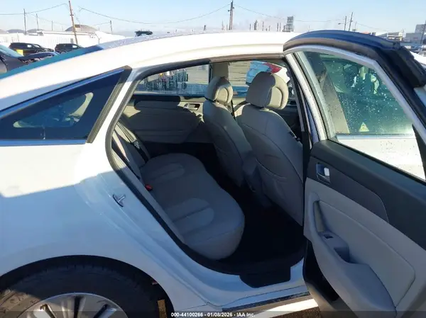 KMHE24L18HA048598 2017 HYUNDAI SONATA - Image 8