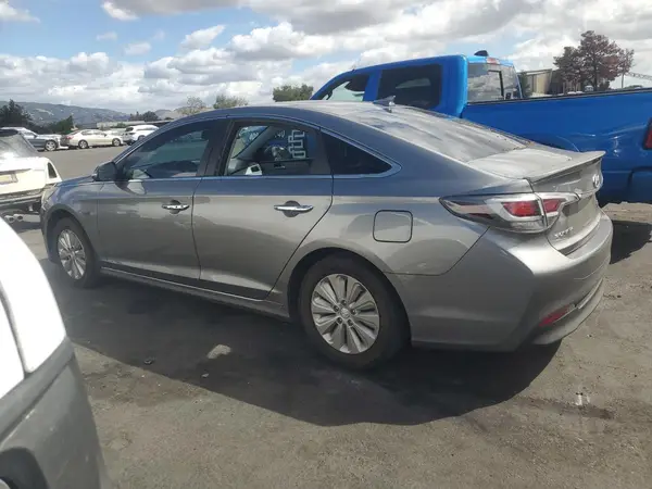 KMHE24L18HA057365 2017 HYUNDAI SONATA - Image 2