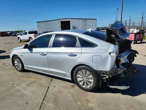 KMHE24L18HA057642 2017 HYUNDAI SONATA - Image 2
