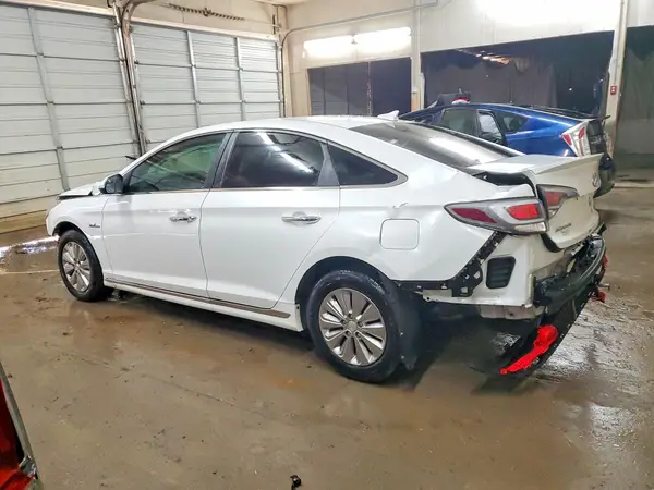 KMHE24L18HA058080 2017 HYUNDAI SONATA - Image 2