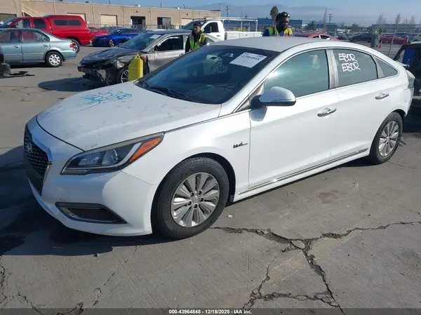 KMHE24L18HA059438 2017 HYUNDAI SONATA - Image 2