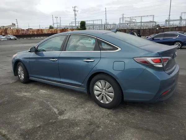 KMHE24L19GA008559 2016 HYUNDAI SONATA - Image 2