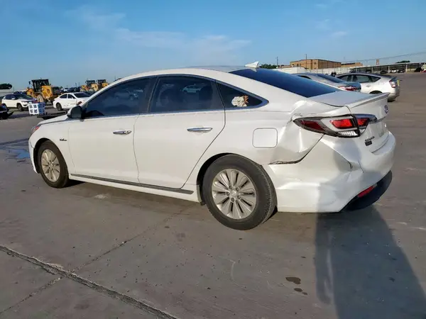 KMHE24L19GA010618 2016 HYUNDAI SONATA - Image 2
