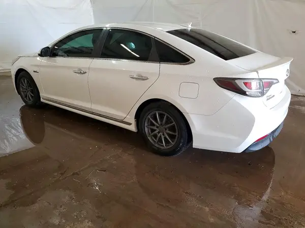 KMHE24L19GA010716 2016 HYUNDAI SONATA - Image 2