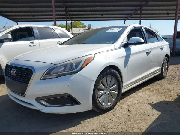 KMHE24L19GA010909 2016 HYUNDAI SONATA - Image 2