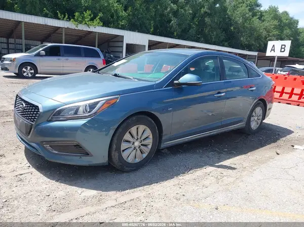 KMHE24L19GA011039 2016 HYUNDAI SONATA - Image 2