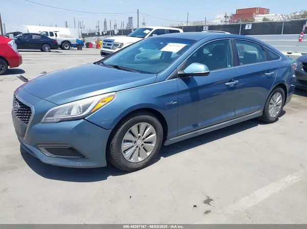 KMHE24L19GA012093 2016 HYUNDAI SONATA - Image 2