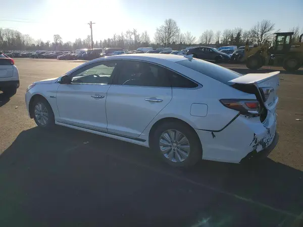 KMHE24L19GA012188 2016 HYUNDAI SONATA - Image 2