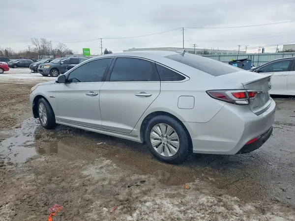 KMHE24L19GA013194 2016 HYUNDAI SONATA - Image 2
