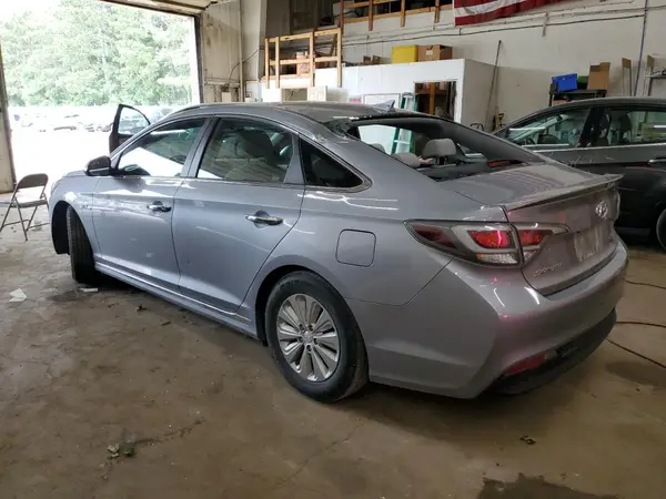 KMHE24L19GA015642 2016 HYUNDAI SONATA - Image 2