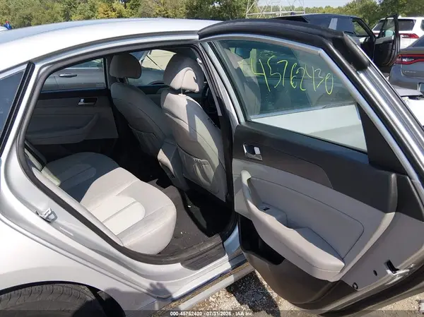 KMHE24L19GA015866 2016 HYUNDAI SONATA - Image 8