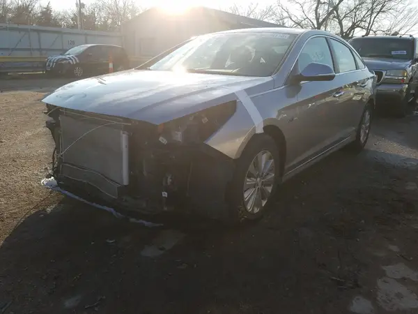 KMHE24L19GA016032 2016 HYUNDAI SONATA - Image 2
