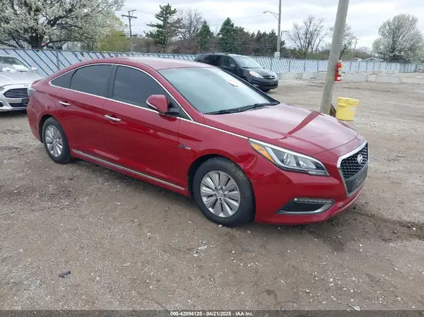 KMHE24L19GA016998 2016 HYUNDAI SONATA - Image 1