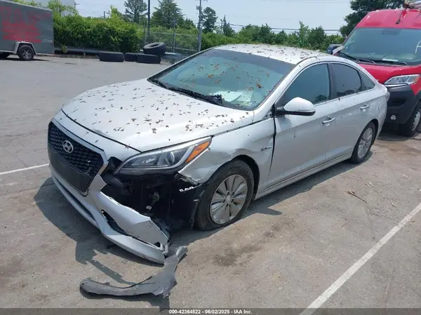 KMHE24L19GA018556 2016 HYUNDAI SONATA - Image 2