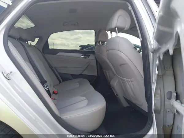 KMHE24L19GA021716 2016 HYUNDAI SONATA - Image 8