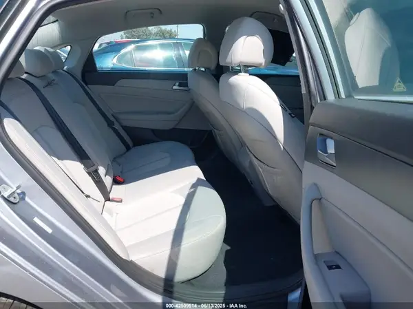 KMHE24L19GA026043 2016 HYUNDAI SONATA - Image 8