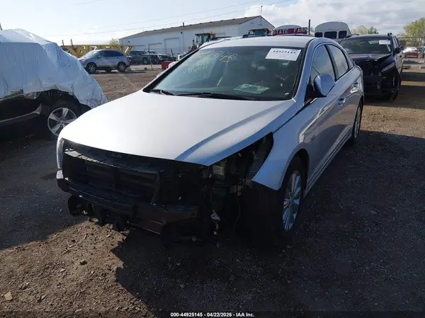 KMHE24L19GA028729 2016 HYUNDAI SONATA - Image 2
