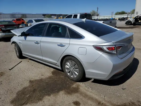 KMHE24L19GA033638 2016 HYUNDAI SONATA - Image 2